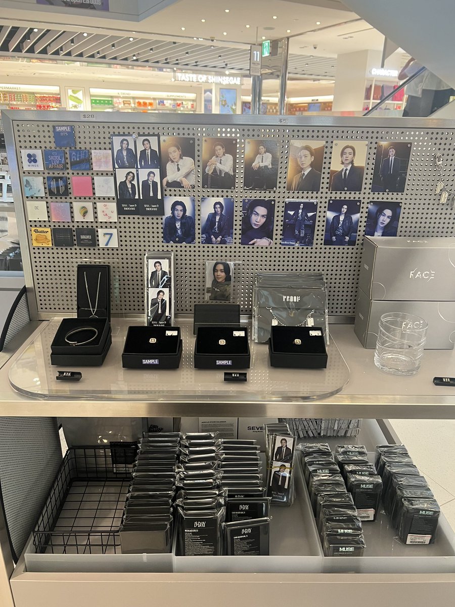 明洞新世界百貨店💜SPACE OF BTS💜 娘へのお土産に、ジンくんツアー
