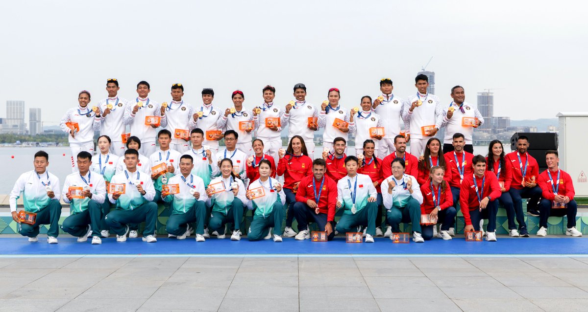 CGTNSportsScene's tweet photo. 🔥🇮🇩Indonesia claimed 3🥇, 2🥈 in #DragonBoat's debut as an official sport at #TheWorldGames 2025 in Chengdu, China🇨🇳

🥇Open 8-seater 2000m
🥇Open 8-seater 200m
🥇Mixed 10-seater 500m
🥈Open 8-seater 500m
🥈Mixed 10-seater 2000m

#TWG2025 #GameonChengdu https://t.co/QHZI3uTIsf