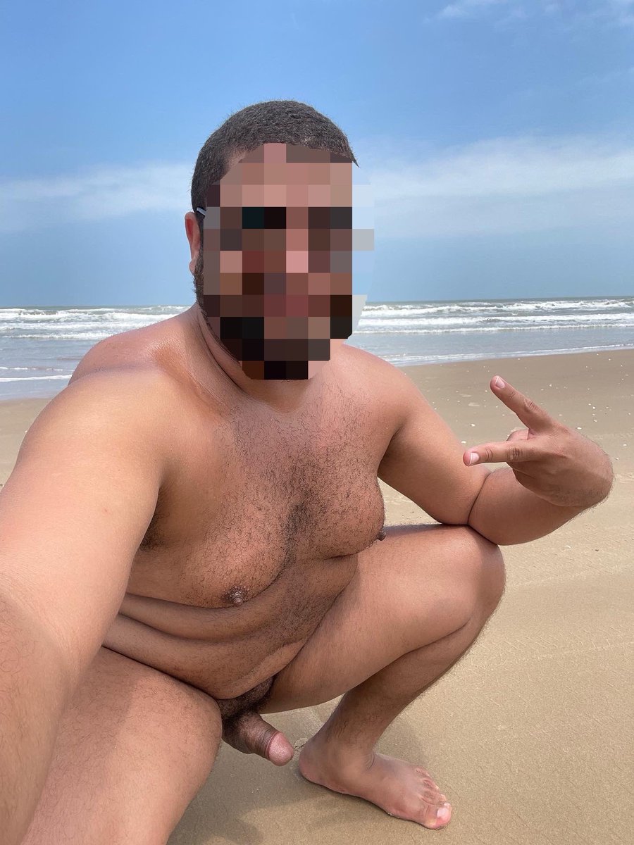 ositodeohio's tweet photo. Lo que extraño más de vivir en Texas es tener acceso a una playa nudista. UFO Beach no es oficialmente nudista, pero está aceptado. Si tuviera la oportunidad de regresar lo haría.

#GayNudist #NudistaGay #OsoNudista #huarachudo #nudist #nudista #NormalizeNudity https://t.co/dWT9DzS3bu