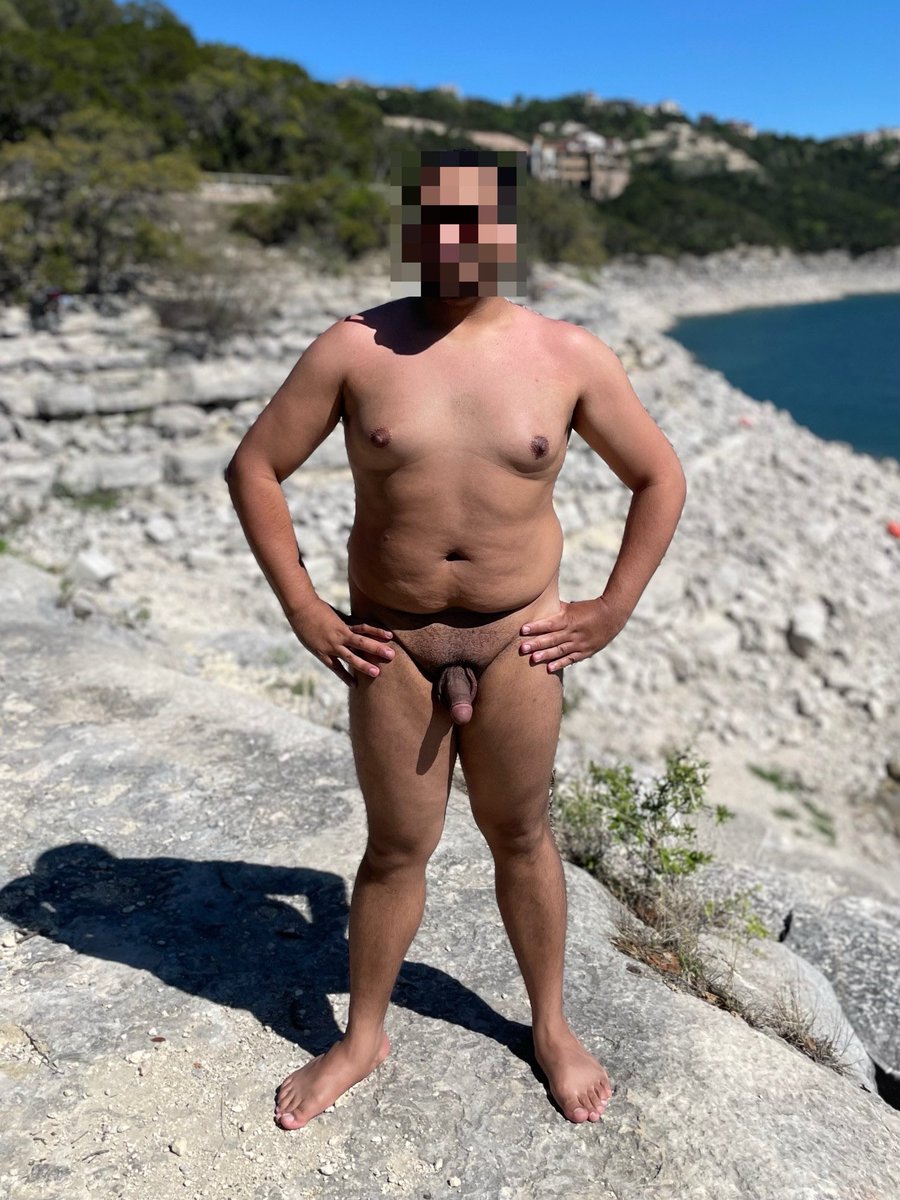 ositodeohio's tweet photo. Hippie Hollow es la única razón porque me movería an Austin, pero es una muy buena razón. Literal estaría aquí cada fin de semana. Soleado o nublado, es un lugar hermoso.

 #GayNudist #NudistaGay #OsoNudista #huarachudo #nudist #nudista #NormalizeNudity https://t.co/YqIUF6Dw3i