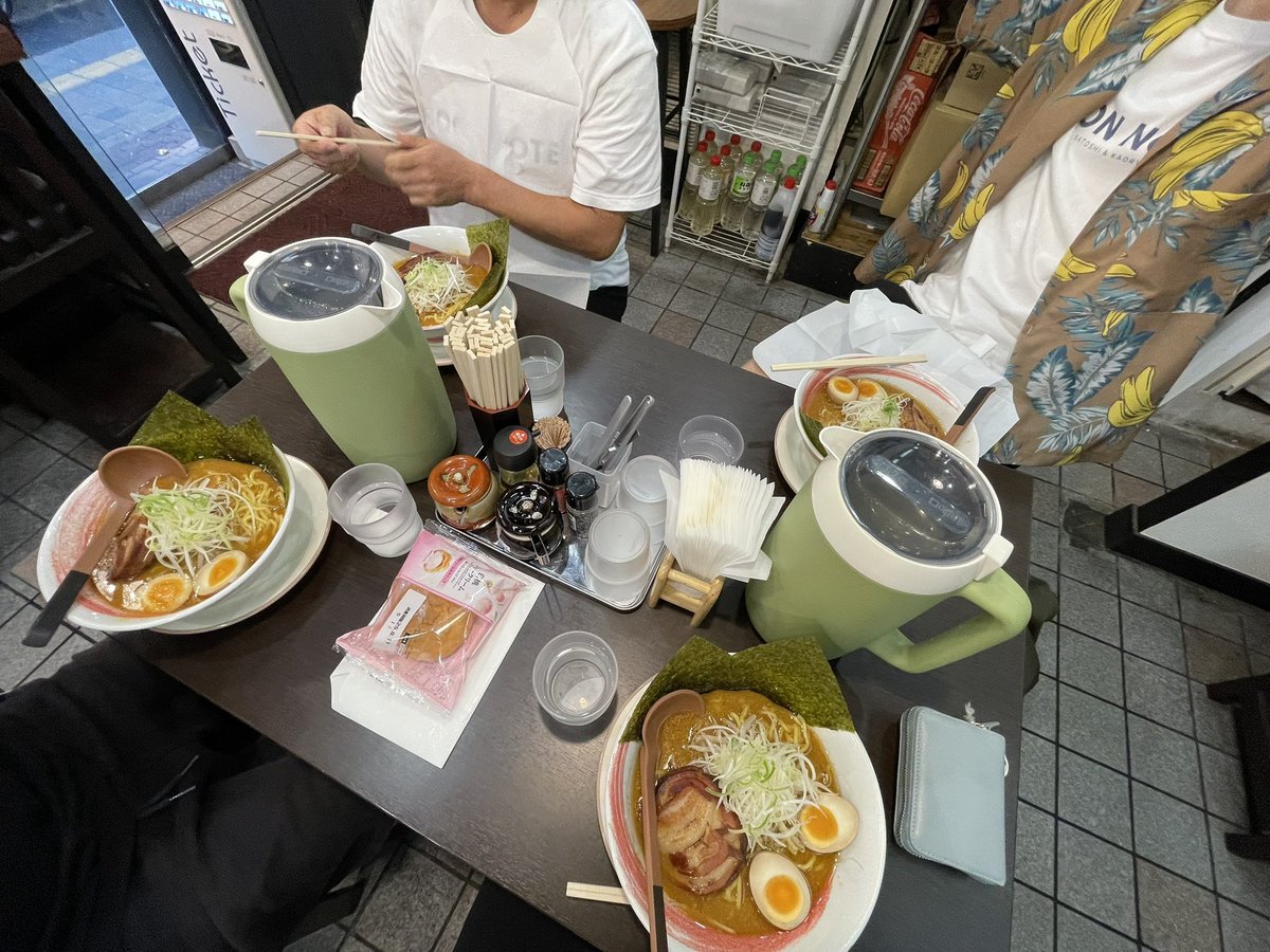 anison2020_mao's tweet image. ライブ終わりに #MoonNotes ミーティング(ご本人抜き)
濃ゆい話ばっかりしてたけどお付き合いありがとう🙏🏻✨楽しかったね😂
口々に出てくるのは「あっという間すぎた…足りないね...」という言葉ばかり。

ともちゃん @TomochinMb ご馳走様😭♥️
また次のライブでお会いしましょう🎵