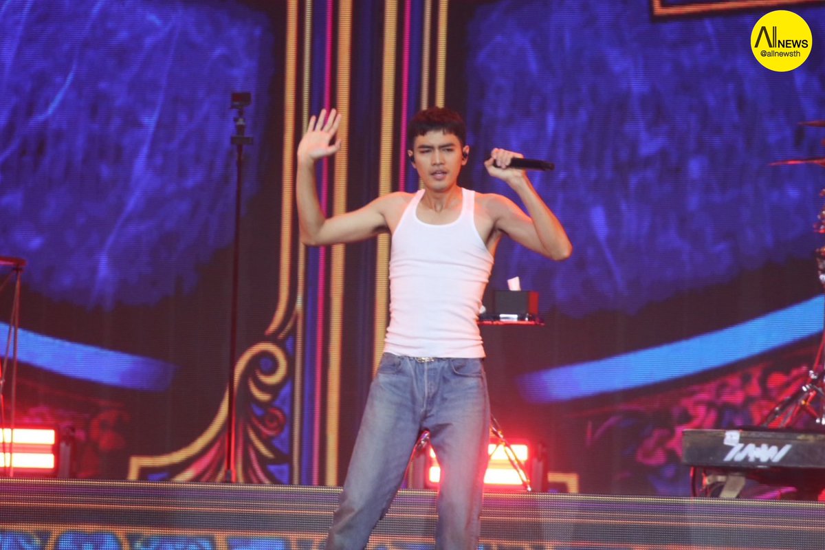 AllNews_th's tweet image. ม่วนกันต่อกับ “JOEY PHUWASIT” บนเวทีงาน The Concert Application presents &apos;GFEST MARATHON CONCERT 2025 

#JOEYPHUWASIT 
#MarathonConcert2025
#TheConcertApplication
#gfestTH #GFest
#GMMShow
#2วัน2เทศกาลคอนเสิร์ตในฮอลล์ที่ดีที่สุด