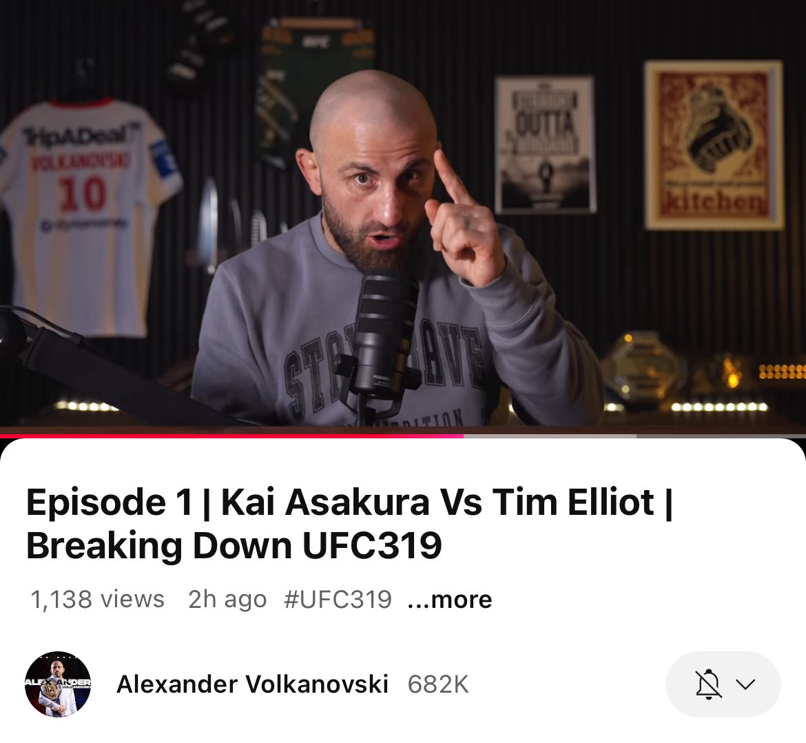 「試合の分析」のことをBreakdownといいますが、
なぜかこの動画のタイトルは現在進行形動詞の「Breaking Down」 🤔

ヴォルカノも”””Youtuber”””してますね 😜