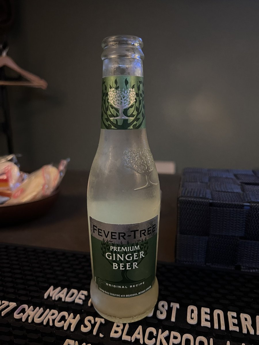 2XXX_wowow's tweet image. このジンジャーエールが1番美味い🙏

#FEVERTREE

生姜かなり強めで
お酒〈ピスコ〉などと割ると良い🌿