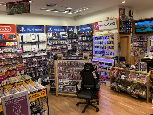 En que TIENDA DE VIDEOJUEGOS CONFIAIS PARA LOS LANZAMIENTOS EN FÍSICO para que DE VERDAD LLEGUEN EL DÍA?