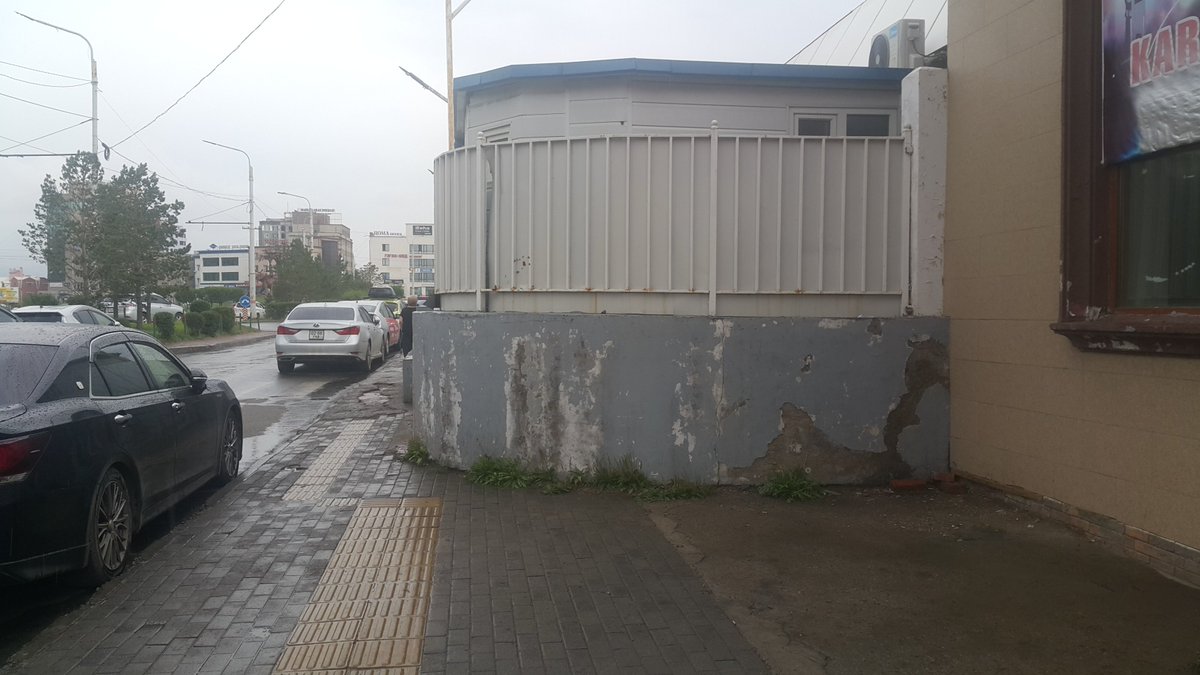 Үнэн орк бгааз? 🤮😡

3.5 метр өргөн явган хүний замаас хулгайлж, машины зогсоол, харуулын байр болгосон.

Чухам 40.000-ын ууган, 23 төгссөн удмын сэхээтэн гээд гайхуулдаг <a href="/boldlu/">Luvsanvandan BOLD</a> Лу.Болдын "Бодь Интернэшнл" эзэмшдэг "SOS Medica Mongolia эмнэлэг."