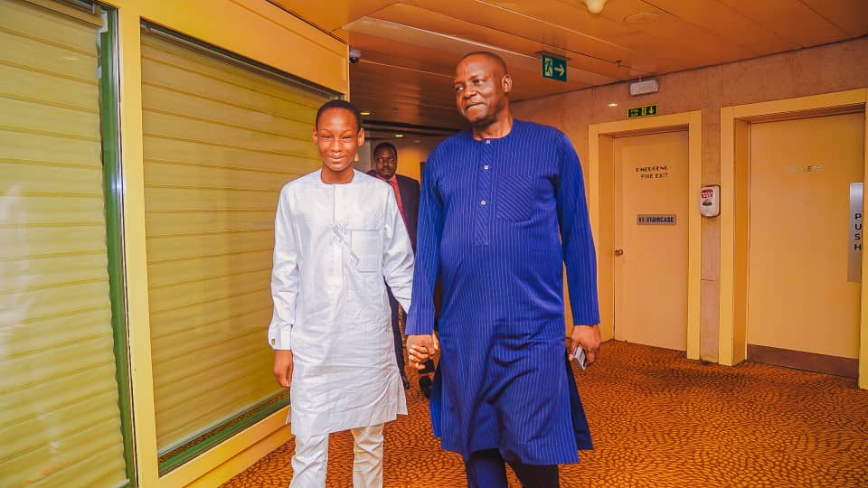 RJalmet's tweet image. The National Chairman of the APC joined the RCCG (Redeemed Christian Church of God) Abuja in worship 💙✨🤝🙏🤍✔️
 
#RCCG 🙌🙌
#apcnationalchairman🇳🇬
#NentaweYilwatda 💙💙