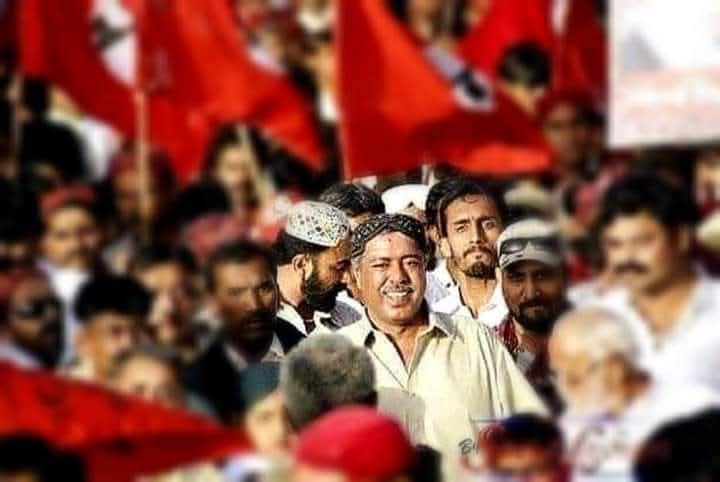 itxzohaib22's tweet image. جنهين جرم“عشق په ناز تها، وه گنهگار چلي گئي! ِ

جيڪو سچ ابن الوقت ماڻهن جي نظر ۾ جرم هجي ،ڏوھه هجي،بغاوت هجي..ان ئي ڏوھ تي ناز ڪري جيئڻ وارا ماڻهو تاريخ ۾ اهڙي فاتحانه مرڪ سان جيئرا رهن ٿا.!
#HBDShBashirKhan