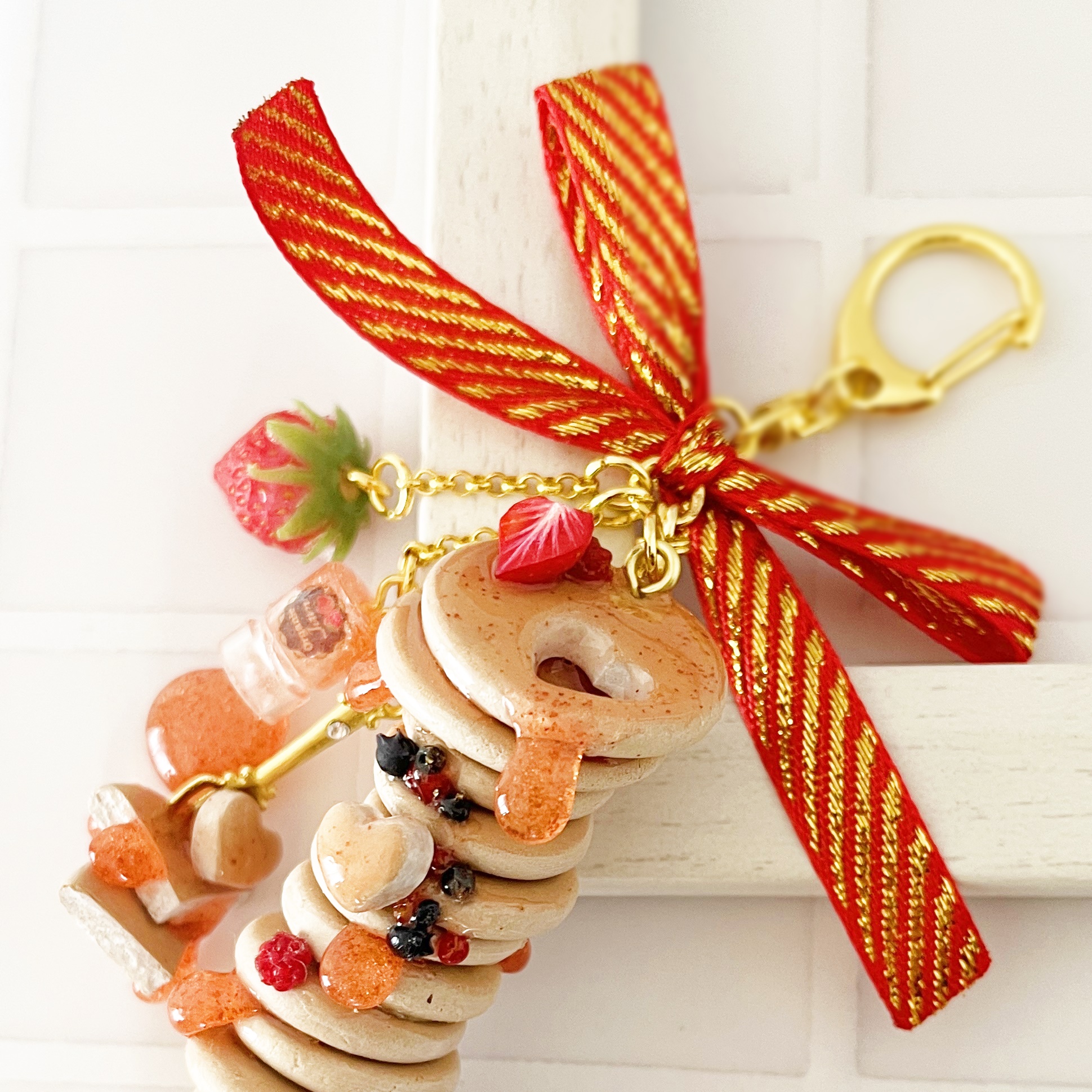 Bell ＊Cafe 様 作家様　フェイクスイーツデコ　ケーキ　キーホルダー 様 ＊Cafe Bell 作家様　フェイクスイーツデコ　ケーキ　キーホルダー