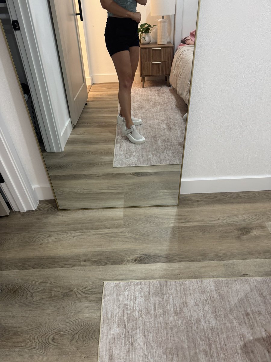 The astronaut Birkenstocks unfortunately do go hard as fuck 🚀