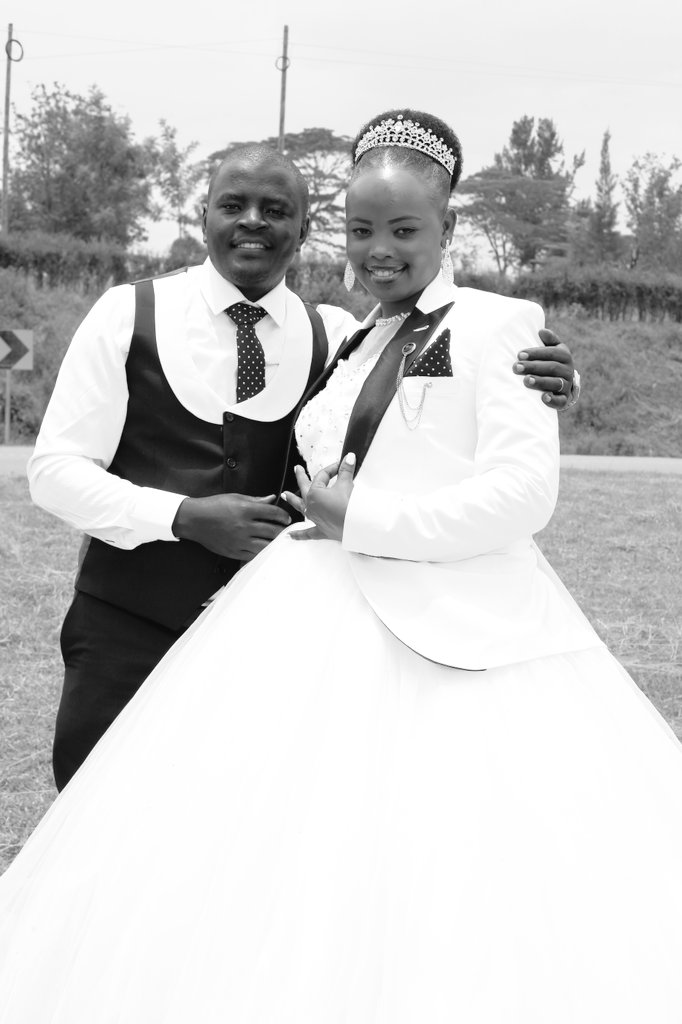 Propose wz a cheap ring. Have a small wedding on a weekday; Ignore the honeymoon; your parents didn't do it and they're fine. Get married, work hard, enjoy tomorrow.The economy is unfriendly towards young people for you to blow a huge amount of money for a wedding.
#2yrsDownTheRd