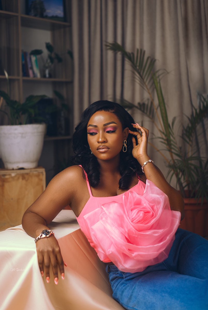 God’s Grace Looks Good On Me🎉
This new chapter is about showing up fully,trusting God’s timing and choosing  joy intentionally .So here’s to more laughter, deep peace ,beautiful connections,bold moves,answered prayers and soft days that feel like home . Happy Birthday Makcit❤️🎉