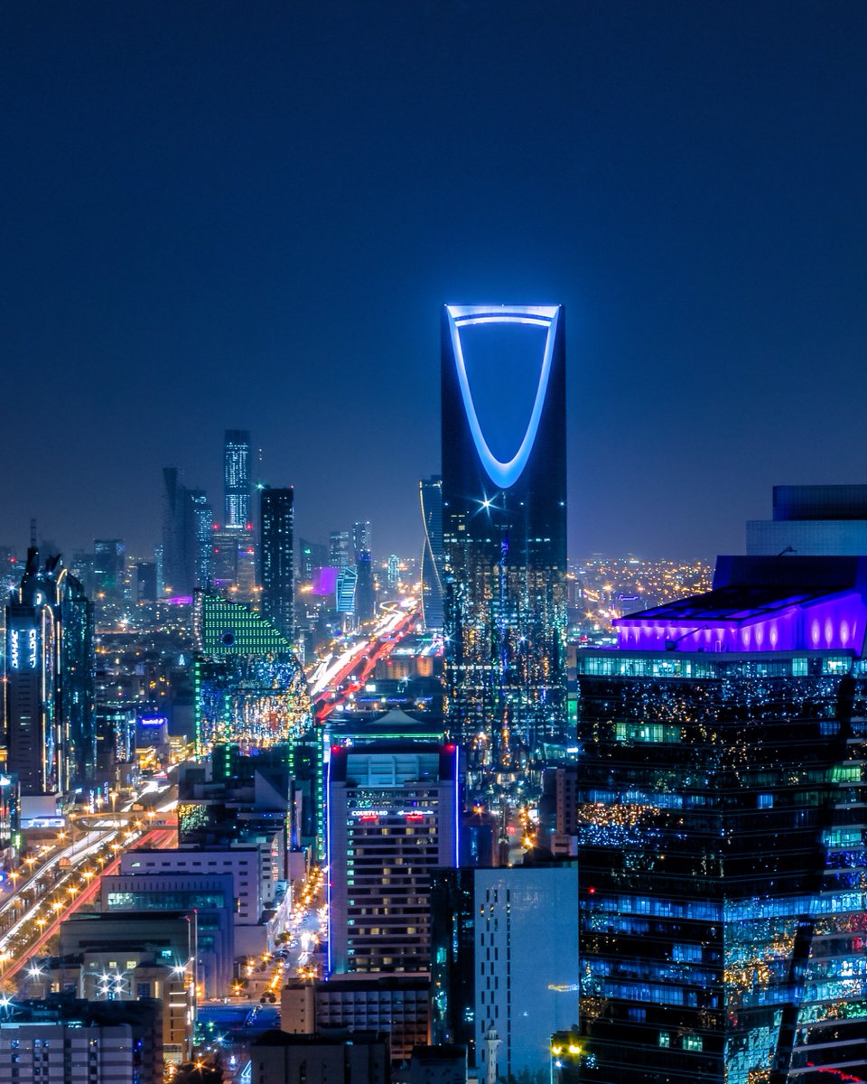 rajivksingh's tweet image. Saudi Arabia's @Takween_AI deploys @Oracle Cloud Infrastructure (OCI) to support its sovereign infrastructure requirements and AI scalability ambitions.
Read more on @CxoMe: social.ora.cl/6017fmDO5