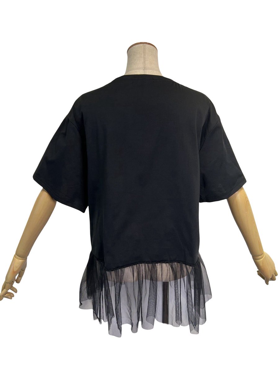 “アケシメ”

裾に透ける生地、ファスナーを開けるとボロボロ風な生地。
今日は、だいぶ涼しいけど暑い時には透ける生地だよね。
ラフォーレ原宿で。