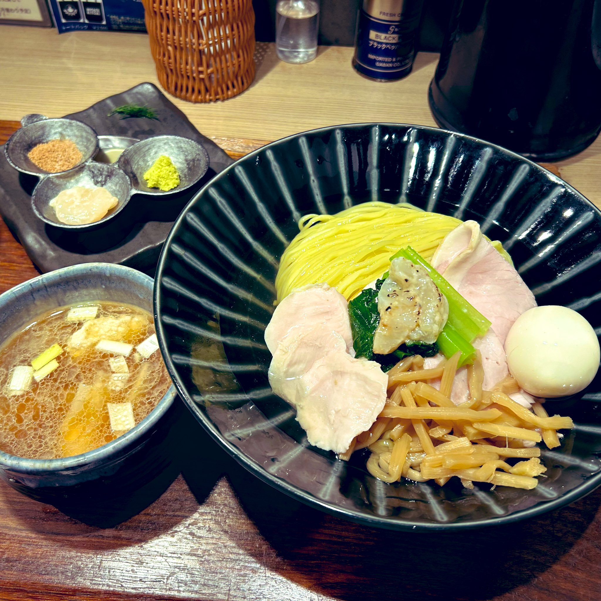 人気作家　rutawarawajifuさん　大きめ丼　麺鉢　ペア新品未使用 shigaraki-don_01.jpg
