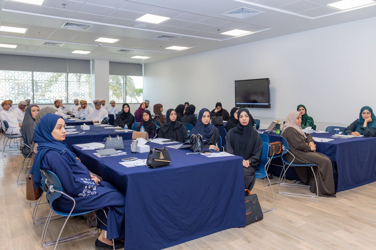 ويمثل المنتدى منصة علمية تفاعلية لتبادل الخبرات بين الطلبة وأعضاء هيئة التدريس، ويعزز فرص التعاون البحثي بين مختلف المؤسسات الأكاديمية في سلطنة عمان، كما يسهم في تنمية مهارات التفكير النقدي والتواصل العلمي لدى الباحثين.
يُذكر أن المنتديات الثلاثة السابقة تناولت تباعًا أساسيات