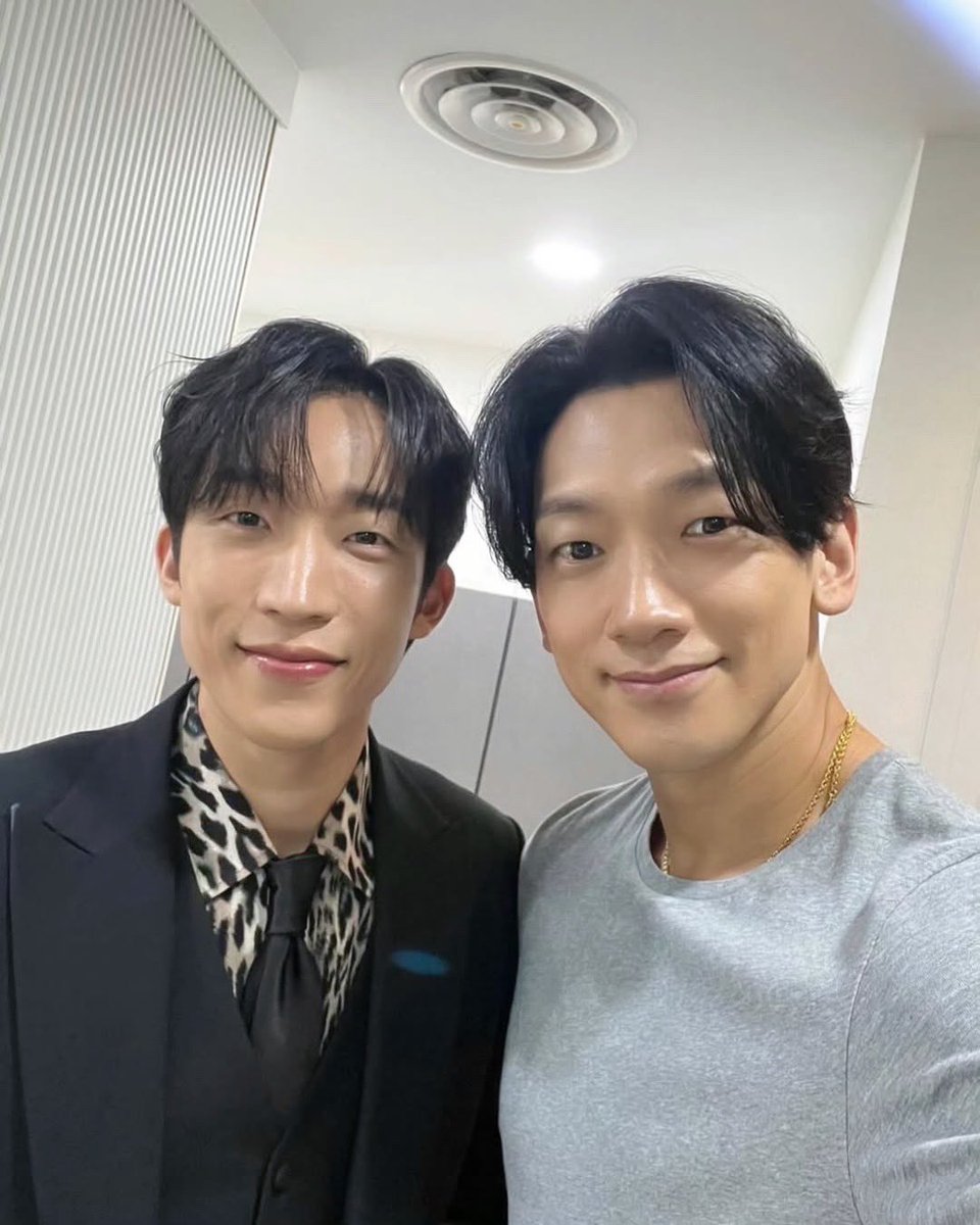 25.08.09 RAIN &amp; Lee Sang-Yi 

<a href="/29rain/">RAIN</a> 
<a href="/leesangyi_/">.</a> 

#rainoppa #jungjihoon #leesangyi #이상이

cr: leesangyi_