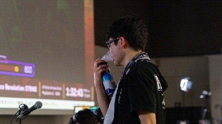 livedoornews's tweet image. 【魅力語る】「ダンスダンスレボリューション」を究めたゲーマー、博士論文も音楽ゲーム
news.livedoor.com/article/detail…
現在では大学助教として教壇に立つ男性。コロナ禍でゲームセンターに行くのを控えると10キロ太り、「DDRをやめると、代わりに病院に通うことになると思います」と話している。
