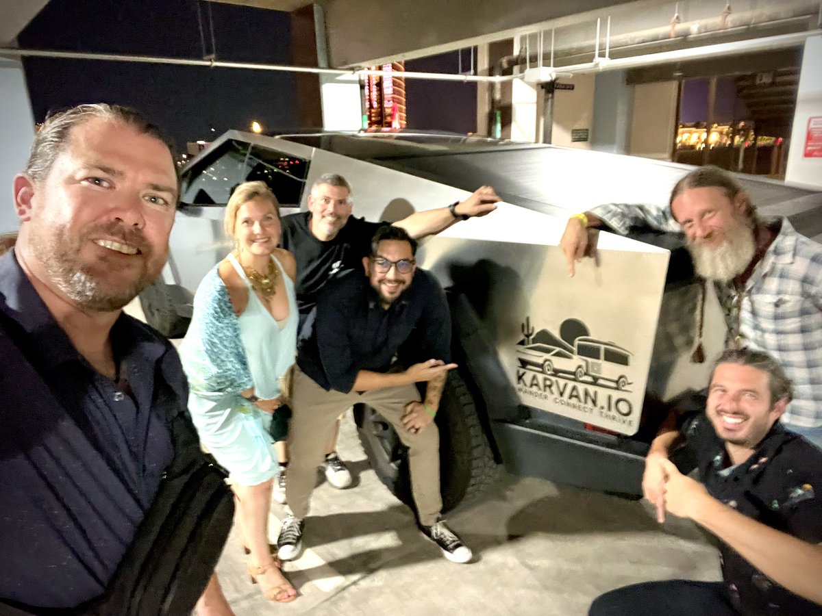 ChivalrousOne's tweet image. Headed into Zouk to close out @RareEvo with much to celebrate! So much love for our #CardanoCommunity #vefam Be the change you want to see in the world.

@micelf4all @rodg_drmz @BigDrew369 @NMumphreak @angieweeks @adaGOATS @Karvan_io @FlowerDenNFT @XChainCaravan @Proxies_NFT