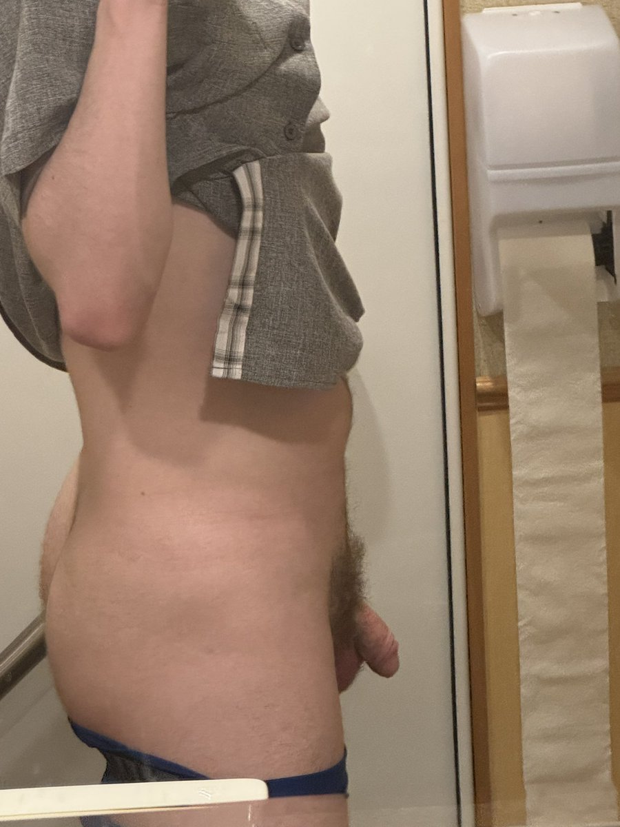 shotgunned my first beer and got really drunk w/ some family friends, thought i looked hot….. i got a phat bush rn so sorry chat