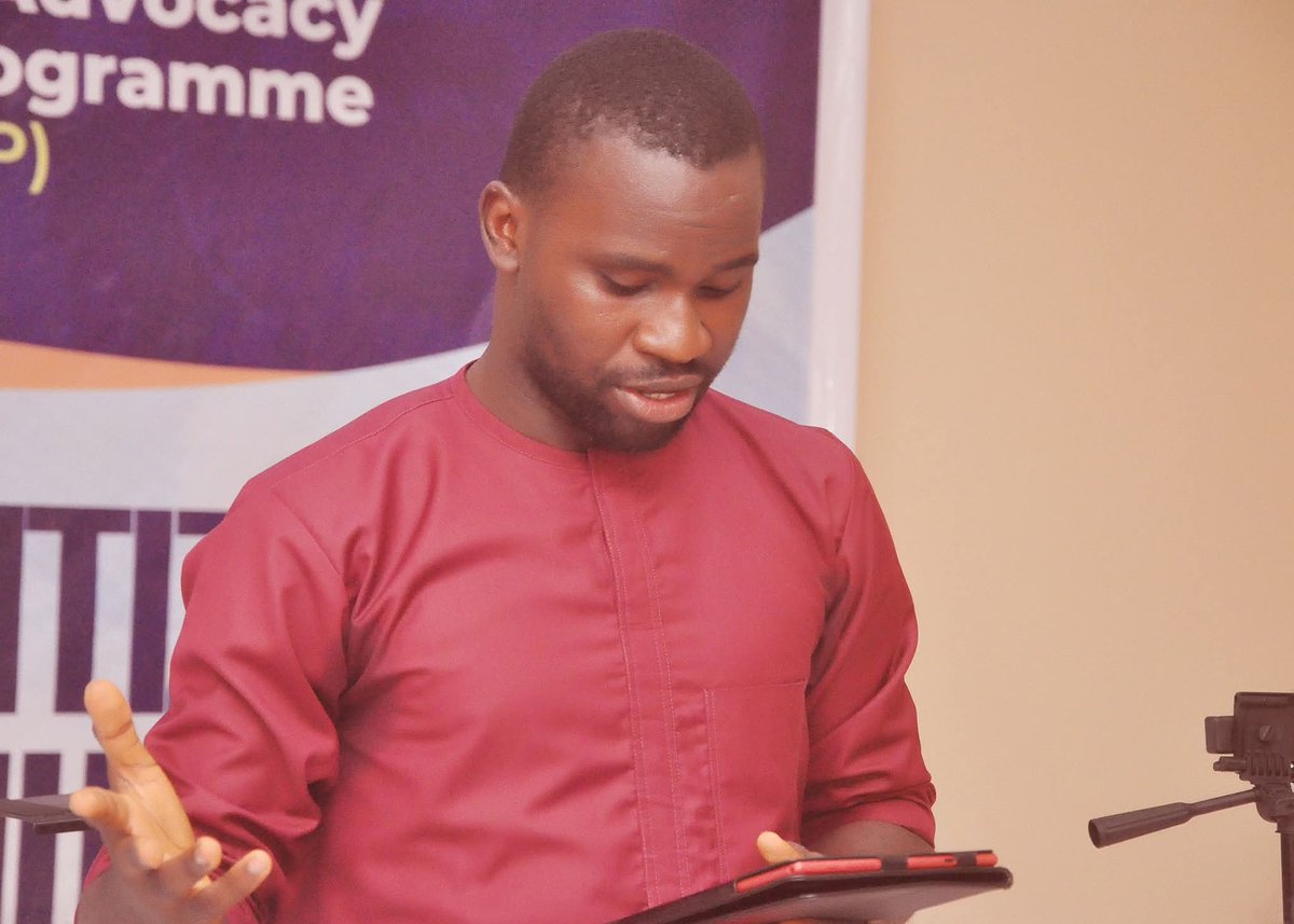 During the week, I had the privilege of walking some youth in Ogbomoso through how they can leverage #social media platforms to create positive change.
 
It was an engaging and impactful session.
