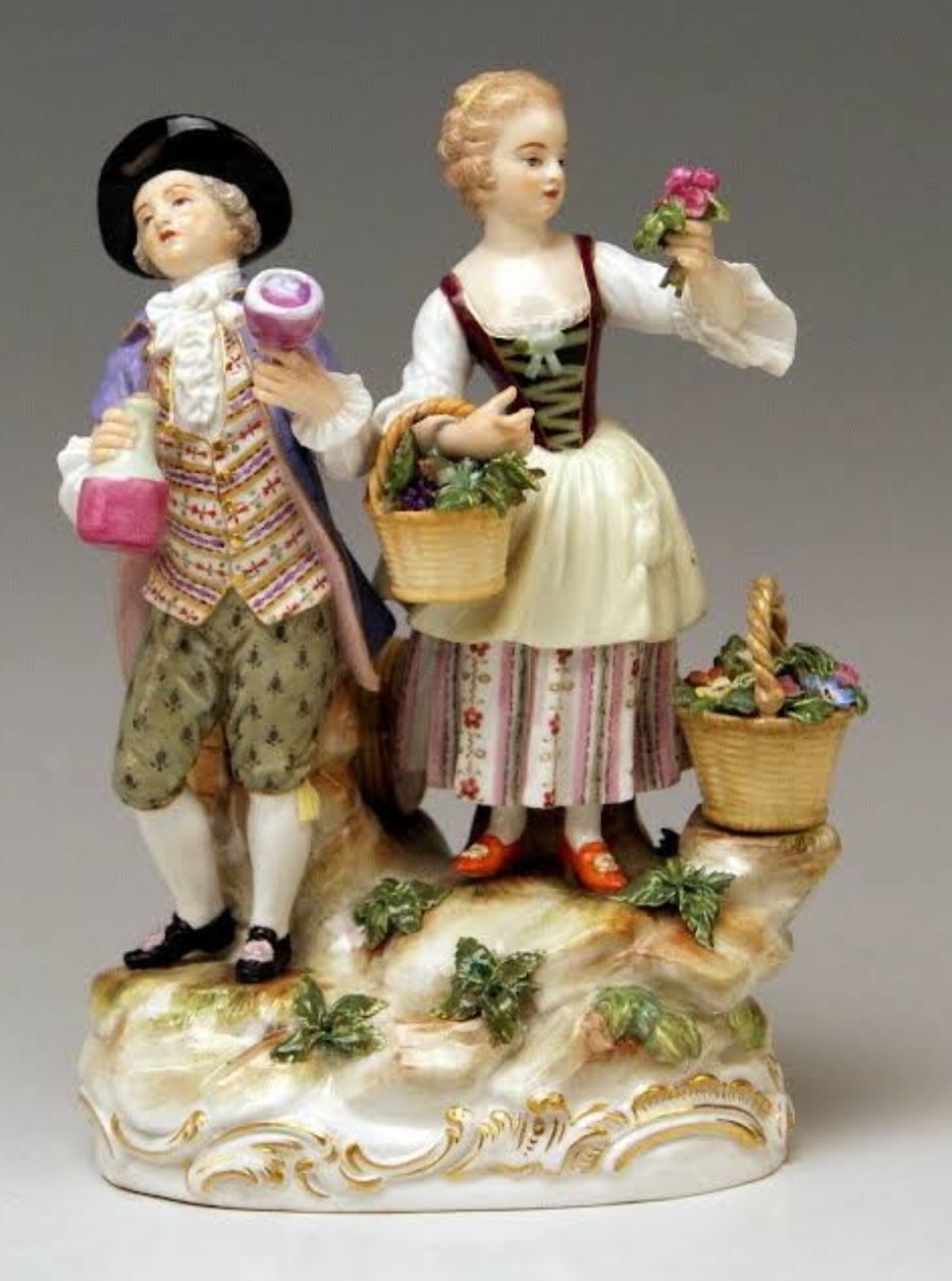 MEISSEN マイセン 設立300年記念 手ひねり人形 エカテリーナ女帝 ドイツの名窯マイセン 日本公式サイト|マイセン300年の歴史を
