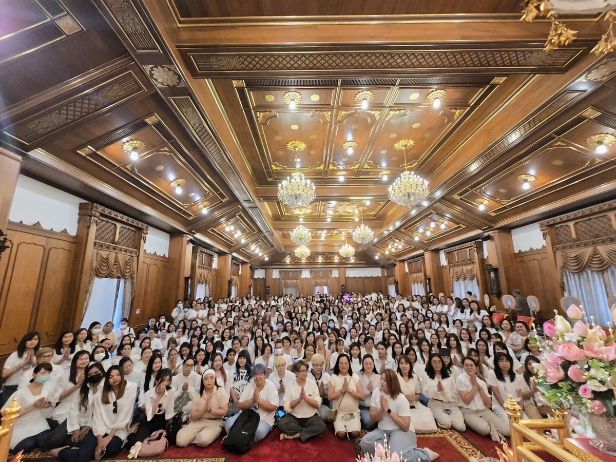 PhotoXPeck's tweet photo. ถือว่า2งานที่สมบูรณ์แบบ แม้ไม่มีตัวต้นแบบมาหาเราได้ แต่เราก้อทำให้เค้าได้ภูมิใจในตัวพวกเรา ….
แม้ต้นแบบของพวกเราจะไม่ได้มา  เราก้อเดินตามรอยต้นแบบที่ดีของเค้า
เพราะต้นแบบเราเปนแแบบนี้มาตลอด 8ปีที่รู้จัก
ดีใจที่ได้รัก และจะรักตลอดไป @peckpalit 
#เป๊กผลิตโชค
#PeckPalitchoke https://t.co/40LLEPI5b1