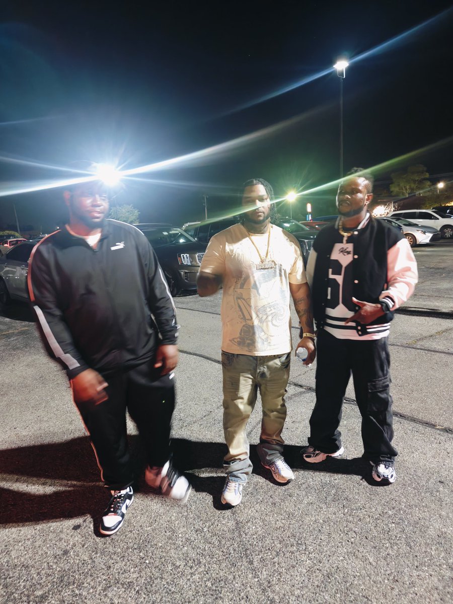 OG BlaQ Da BigStepper🐺 (@blaqrainwots) on Twitter photo #Finaldestination Dayton, Ohio USA.
In The Picture: 👇
Jung = CEO <a href="/WotsRapleague/">WordOnTheStreets | Wahala Dey</a>
T-Top
Geechi
NU Jersey Twork
OG-Blaq #Finaldestination Dayton, Ohio USA.
In The Picture: 👇
Jung = CEO <a href="/WotsRapleague/">WordOnTheStreets | Wahala Dey</a>
T-Top
Geechi
NU Jersey Twork
OG-Blaq