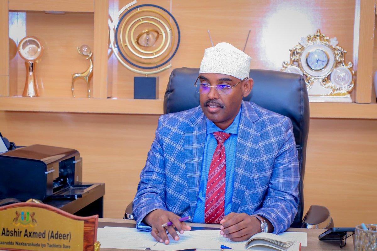 Minister of Education Hon. Fu’aad Abshir Ahmed met with WFP Somalia Rep. Mr. Elkhidir Daloum to discuss strengthening school feeding programmes that boost learning opportunities for vulnerable children.