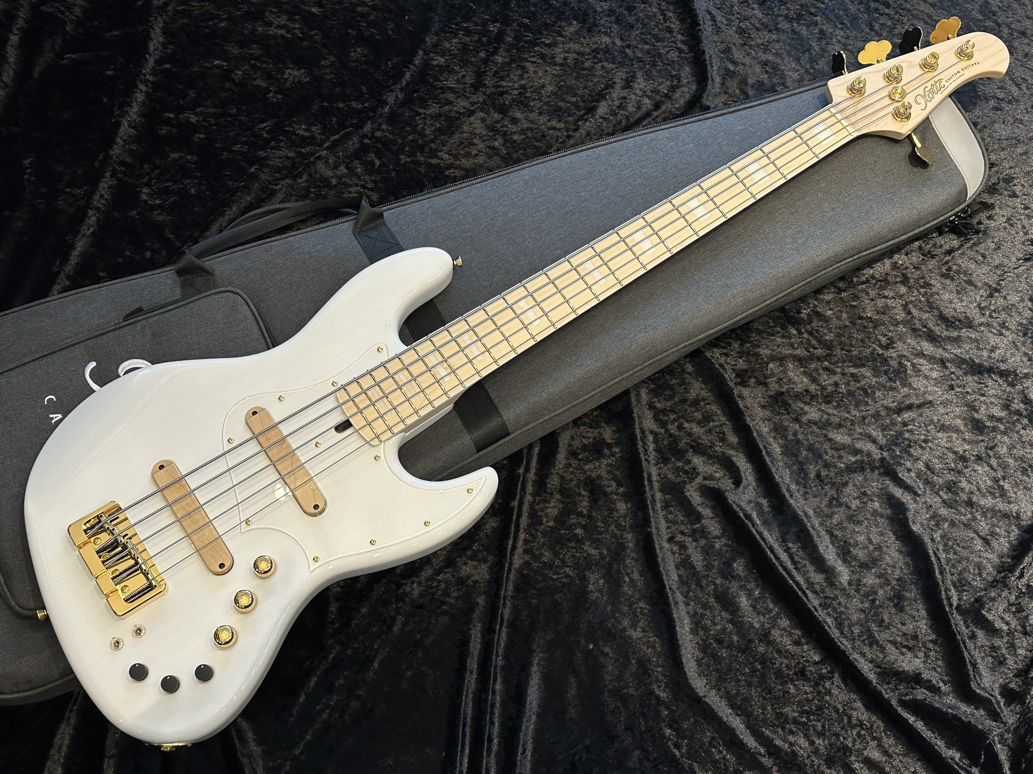 QUITANDESERTZOUAVES イエロー新品タグ付きキタンジャーナル Burns エレキギター @ Apache THE SHADOWS 50th Anniversary