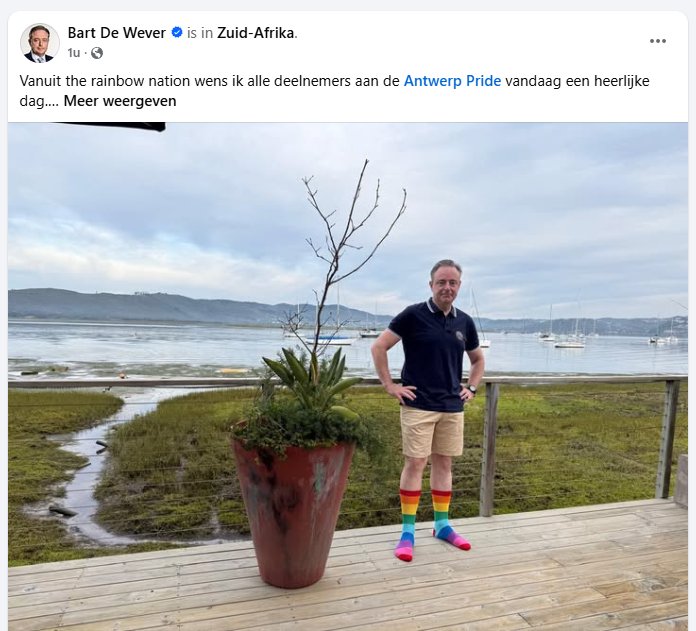 peter_croughs's tweet image. Beste @Bart_DeWever ,
Ik heb uw boek "over woke" gekocht en met veel plezier gelezen. Eindelijk! Zo dacht ik, er zijn nog politici met gezond verstand. En toen onderstaande foto. Zou ik mijn geld kunnen terugkrijgen aub, ik overhandig u ook graag het boek terug.
@de_NVA