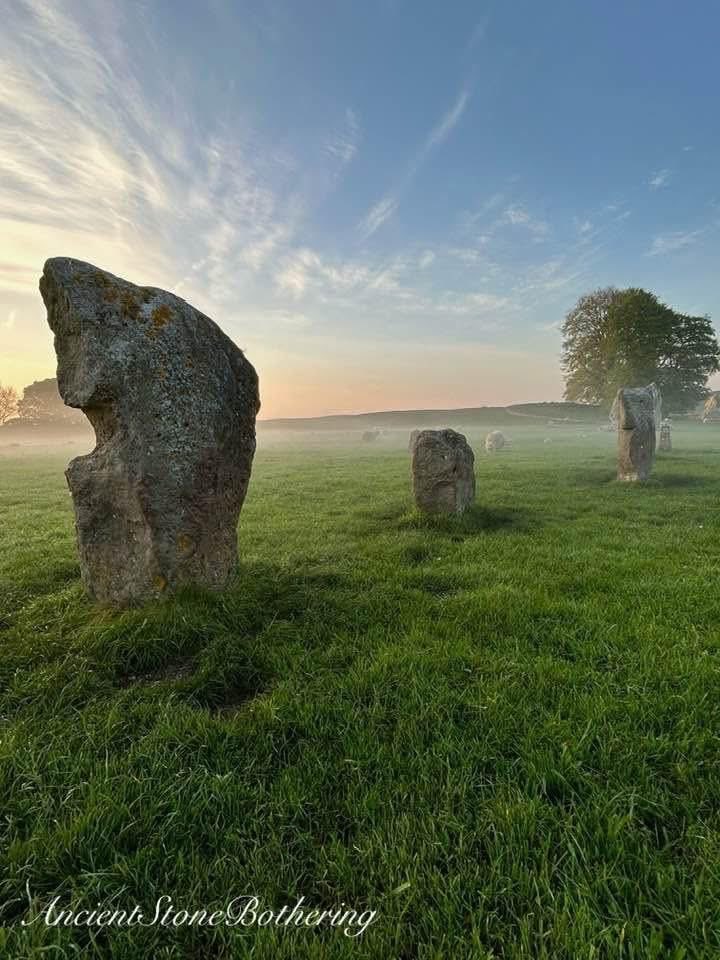 Avebury stones.
#ancientstonebothering 
#StandingStoneSunday
