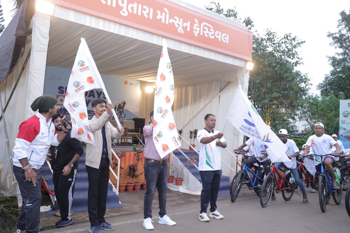 SAI_Gandhinagar's tweet photo. The spirit of *Sundays on Cycle* echoed in the hills of Saputara! 🚴‍♀️✨

The latest edition, a collaboration between Sports Authority of India, Gandhinagar and the Tourism Corporation of Gujarat Limited, was a huge success. https://t.co/EQHAGYXgui