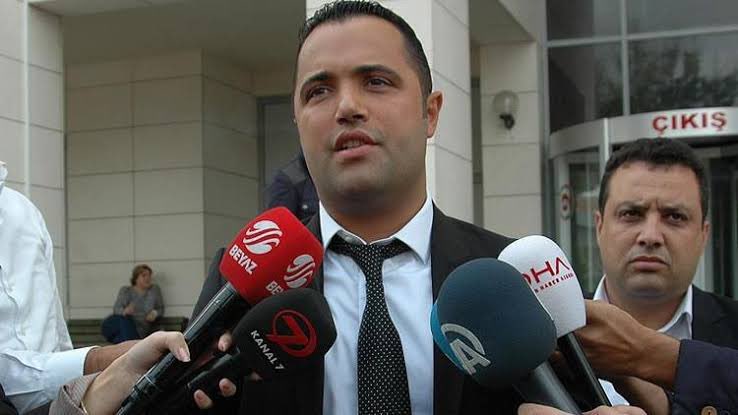 İstanbul Cumhuriyet Başsavcılığı’ndan Rezan Epözdemir ile ilgili açıklama:

“Cumhuriyet başsavcılığımızca 2025/174433 ve 2025/171234 sayılı iki ayrı soruşturma dosyası kapsamında Rüşvet, FETÖ/PDY Silahlı Terör Örgütüne Yardım ve Siyasal ve Askeri Casusluk suçlamaları ile bir