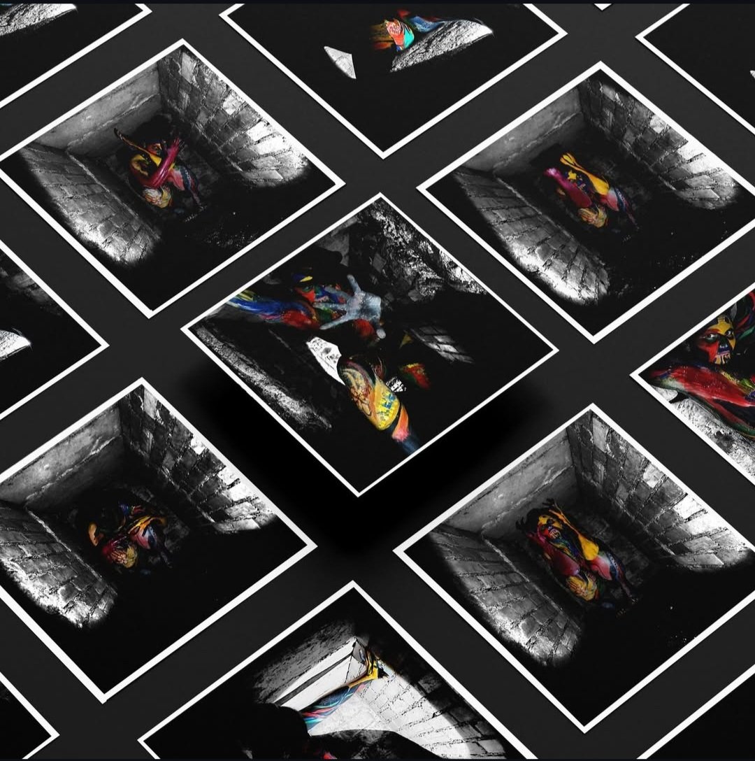 GuideTheArtist's tweet image. _07.2020
"ColorBeings"

A multifaceted exploration of the human soul, where vibrant colors illuminate the darkest corners. Each brushstroke tells a story, each shade carries the traces of past emotions.

#colorfulexploration
#emotionalpalette
#arttherapy