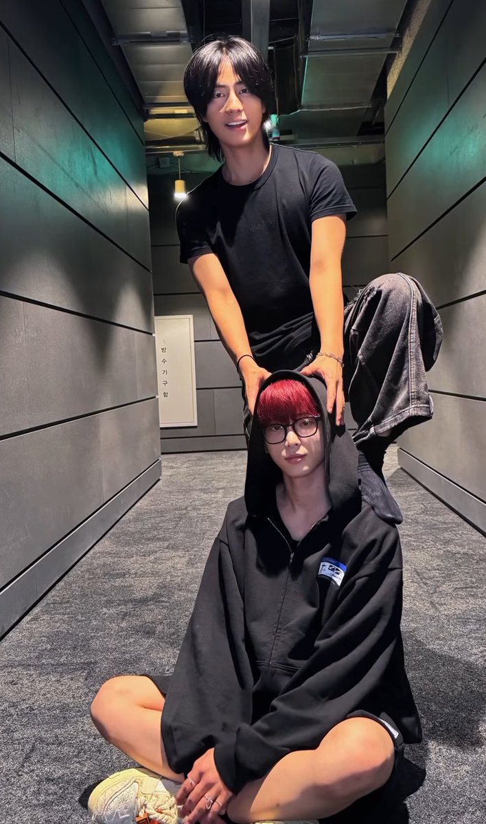 ㅆ아진짜 전나웃기내