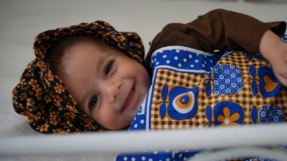 Shafi was fighting severe acute malnutrition. But with therapeutic milk provided by <a href="/UNICEFAfg/">UNICEF Afghanistan</a> and its partners, his weight improved, and his smile returned in just one week!
Read how this nutritious, life-saving milk gave Shafi a second chance. 😊👇
unicef.link/3USzydv