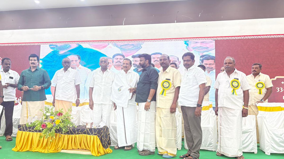 ksmoorthiydmk's tweet image. திருச்செங்கோடு ரிக் உரிமையாளர்கள் சங்கம் 33வது மகாசபை கூட்டத்தில் கலந்து கொண்டபொழுது.உடன் திருச்செங்கோடு வடக்கு ஒன்றிய செயலாளர் திரு.வட்டூர் தங்கவேல் அவர்கள்..

#moorthiy4paramathi #namakkalwestdmk #paramathi #DMK4YOUTH