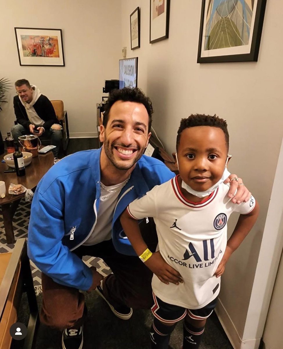 A crown birthday to the prince! 

Turning 10 on the 10th!!!