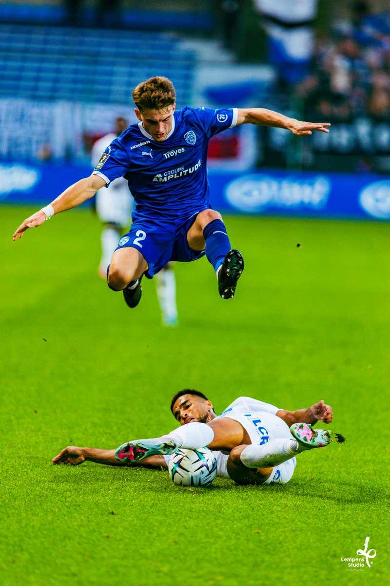 SOTTAS2's tweet photo. Les photos du match Estac Grenoble sont dispos avec le boss @LempensStudio. Ça se passe sur https://t.co/IBzNTJtMvM #Estacgf38 #Estac #Troyes #Aube #Ligue2 https://t.co/NX6TJtoVOY