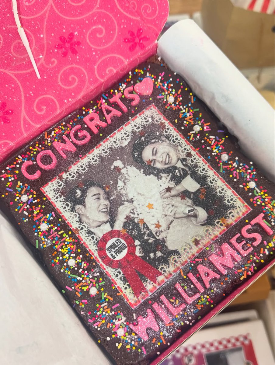 เค้กที่ทีมพี่คนเล็ก พี่จักรสั่งมาแสดงความยินดีกับน้องหรออออ 🥹

WILLIAMEST MAGNETIC
#WilliamEstFanconD2
