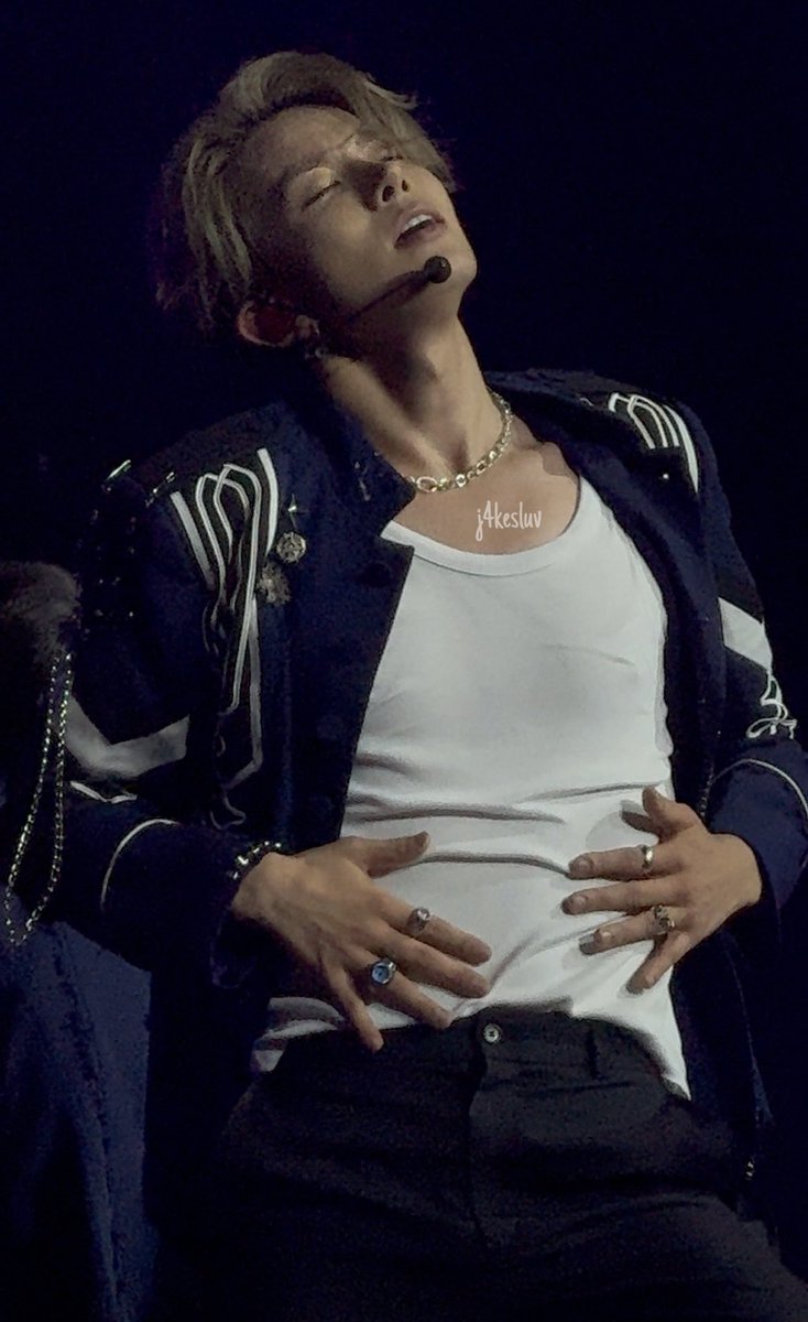 goodnight i’m unwell thank you heeseung 

#WALKTHELINE_IN_CHICAGO