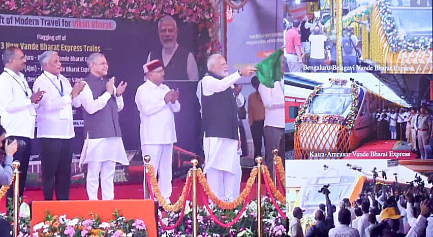 OfficeOfLGJandK's tweet image. Grateful to Hon&apos;ble PM Shri Narendra Modi Ji for flagging off Vande Bharat Train between Amritsar to Shri Mata Vaishno Devi Katra Station. J&amp;amp;K&apos;s transport infrastructure, particularly in railways, has witnessed unprecedented growth under the leadership of Hon&apos;ble PM.