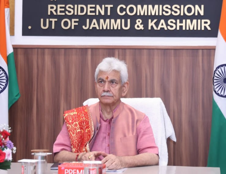 OfficeOfLGJandK's tweet image. Grateful to Hon&apos;ble PM Shri Narendra Modi Ji for flagging off Vande Bharat Train between Amritsar to Shri Mata Vaishno Devi Katra Station. J&amp;amp;K&apos;s transport infrastructure, particularly in railways, has witnessed unprecedented growth under the leadership of Hon&apos;ble PM.