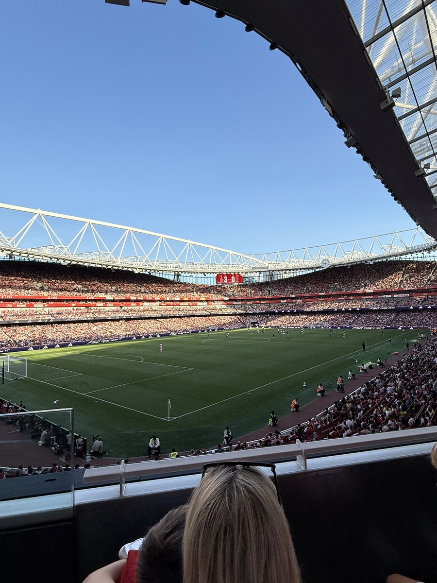 Cdev146's tweet image. Back at the Emirates Buzzing for the new season 🔴⚪️