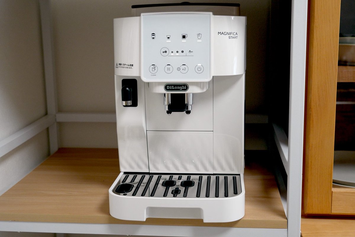 ちーちゃんです。デロンギFAN CONVENTION コンベンクション 期間限定！特別価格】De'Longhi（デロンギ） コンベクターヒーター