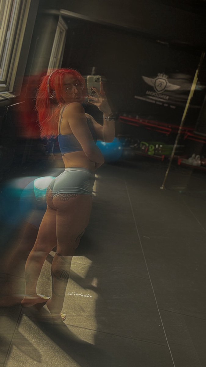 ‼️Fat ass cheeks to get beta freaks weak‼️

It was so, so hot in the gym… My sweat was trickling down the pole. You wish you were there to lick it all up, hmm? 

• findom femdom paypig finsub ass cuck  assworship coffeesub silentsend gymdomme •