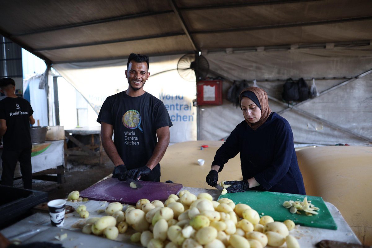 HOSSAM (@gaza_gaza2023) on Twitter photo Please, #friends, we are not asking for donations, but rather for #quotes and #retweets so that our #voice reaches others. They are 70 #families.
Dear <a href="/WCKitchen/">World Central Kitchen</a> & <a href="/chefjoseandres/">Chef José Andrés 🕊️🥘🍳</a>,
We are 70 displaced families in our camp in Mawasi Khan Younis, and we have received no food Please, #friends, we are not asking for donations, but rather for #quotes and #retweets so that our #voice reaches others. They are 70 #families.
Dear <a href="/WCKitchen/">World Central Kitchen</a> & <a href="/chefjoseandres/">Chef José Andrés 🕊️🥘🍳</a>,
We are 70 displaced families in our camp in Mawasi Khan Younis, and we have received no food