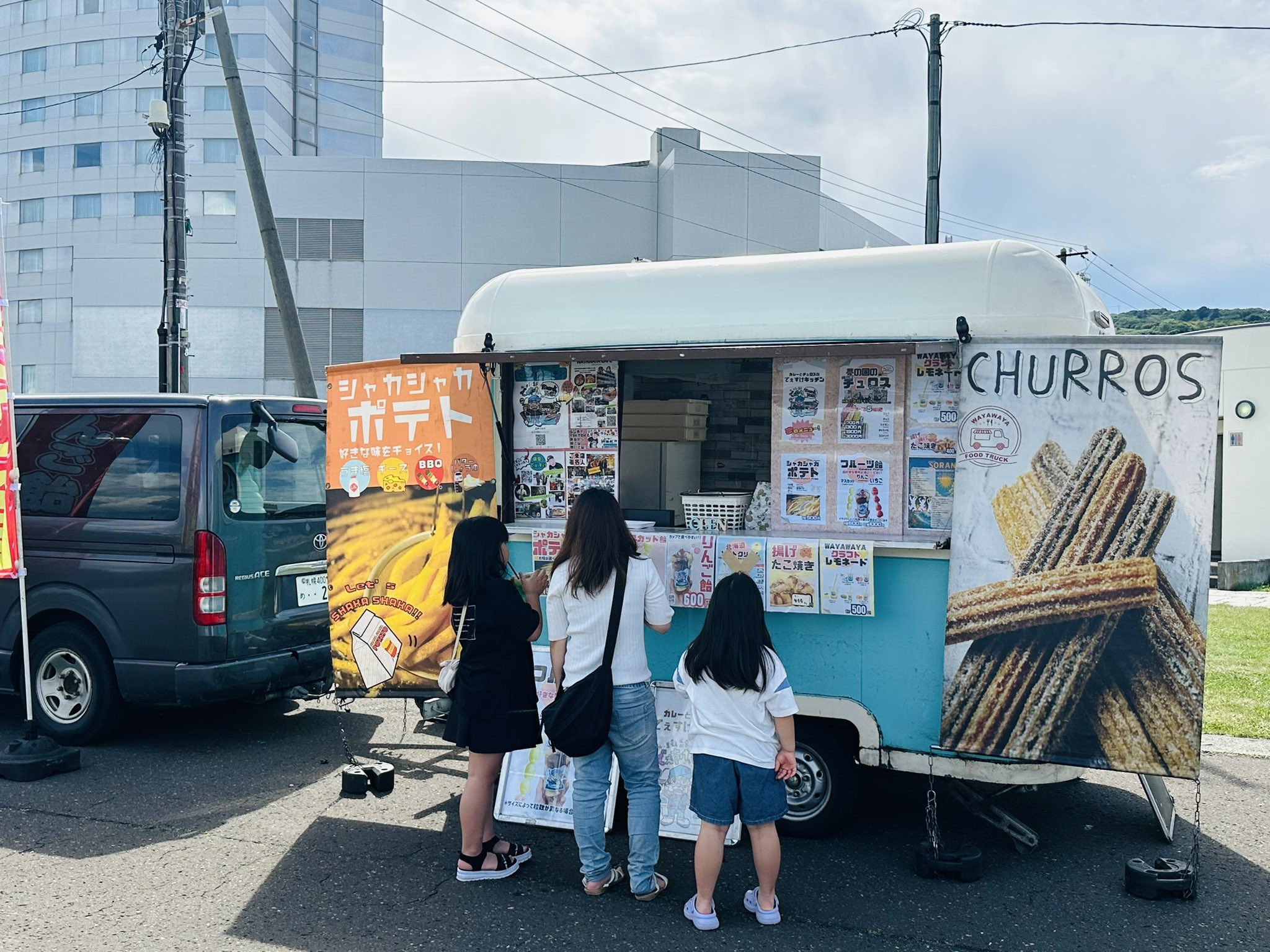 スーちゃん キッチンカー 本日は地元の幼稚園にてキッチンカー出店です☺️❣️ 店頭もお