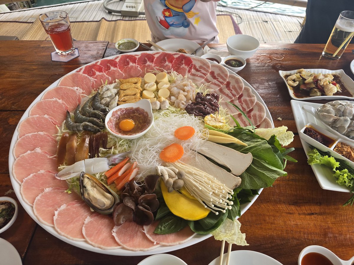 ระบายสี กินโตเกียว จิ๊บกาแฟ ตบท้ายด้วยจุ๋มยักษ์ บรรเทิงเดย์